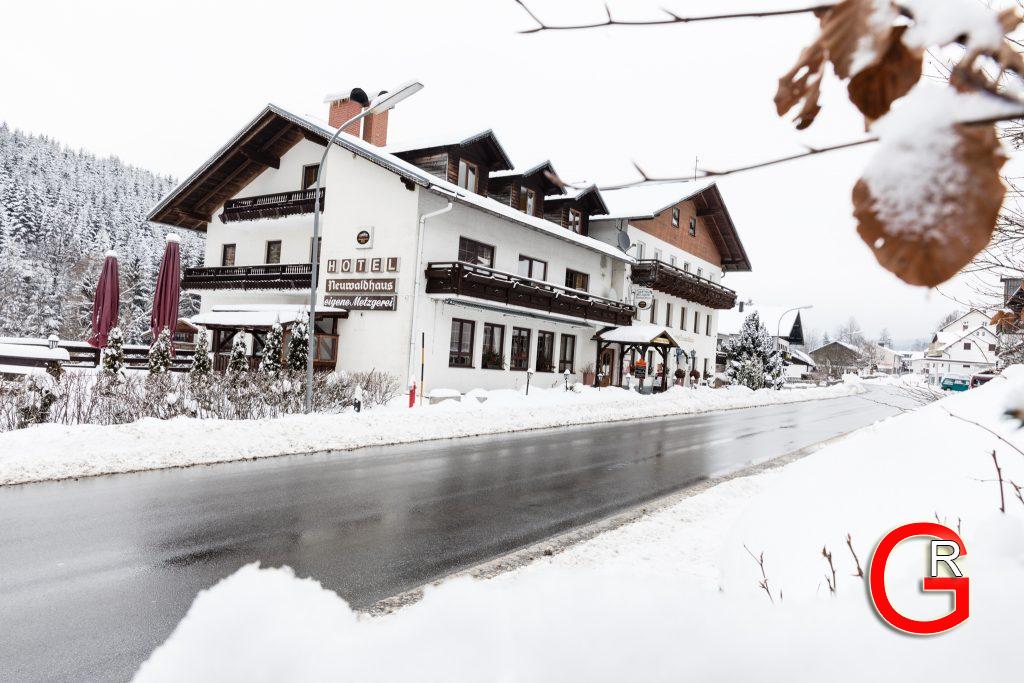 hotel-lesni-dum-zima-2017-1024x683