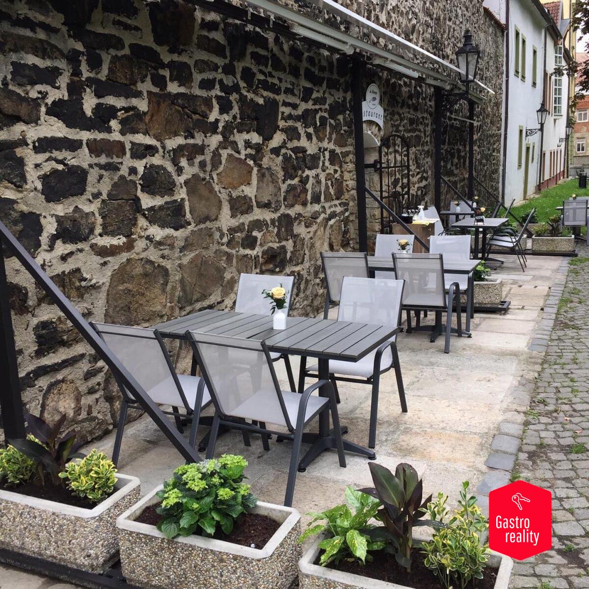 53B583AF-9E46-4305-B3D9-F6D7C6C51EF3