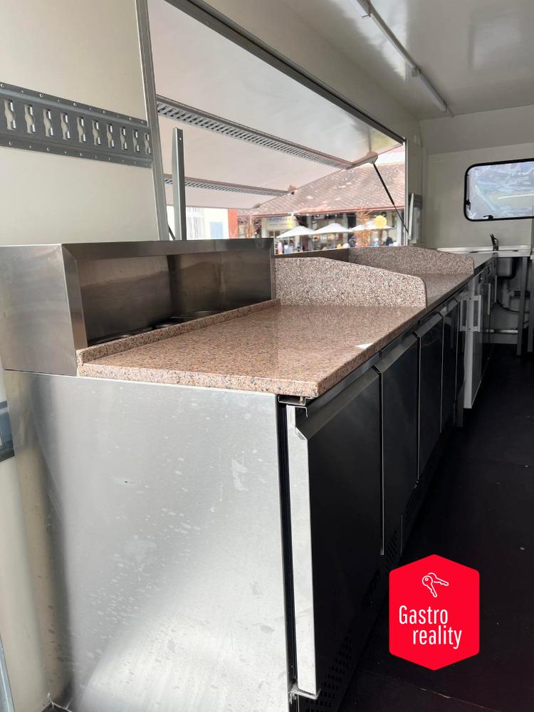 06 - Příprava pizza   podstolové lednice a mrazáky